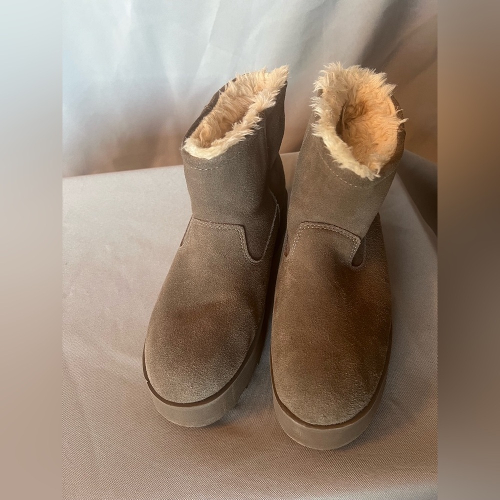 Women's Tan Suede Ankle Boots